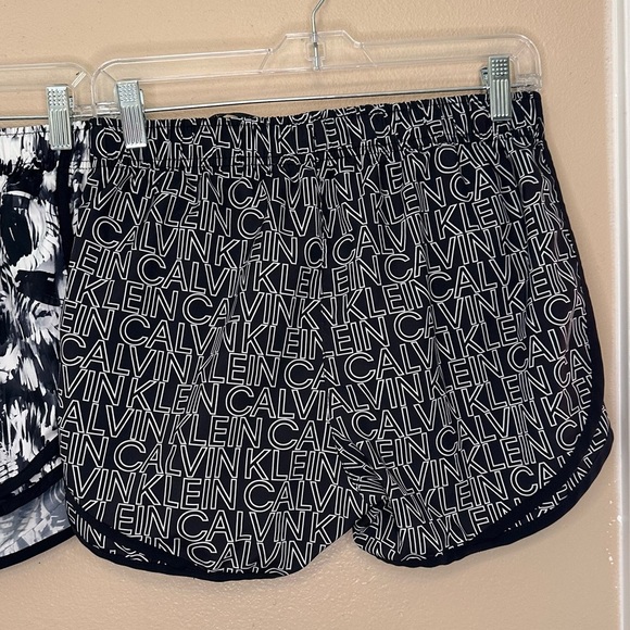Set of 2 Calvin Klein Women’s Black/White Lined Athletic Shorts Size Small - Picture 3 of 8